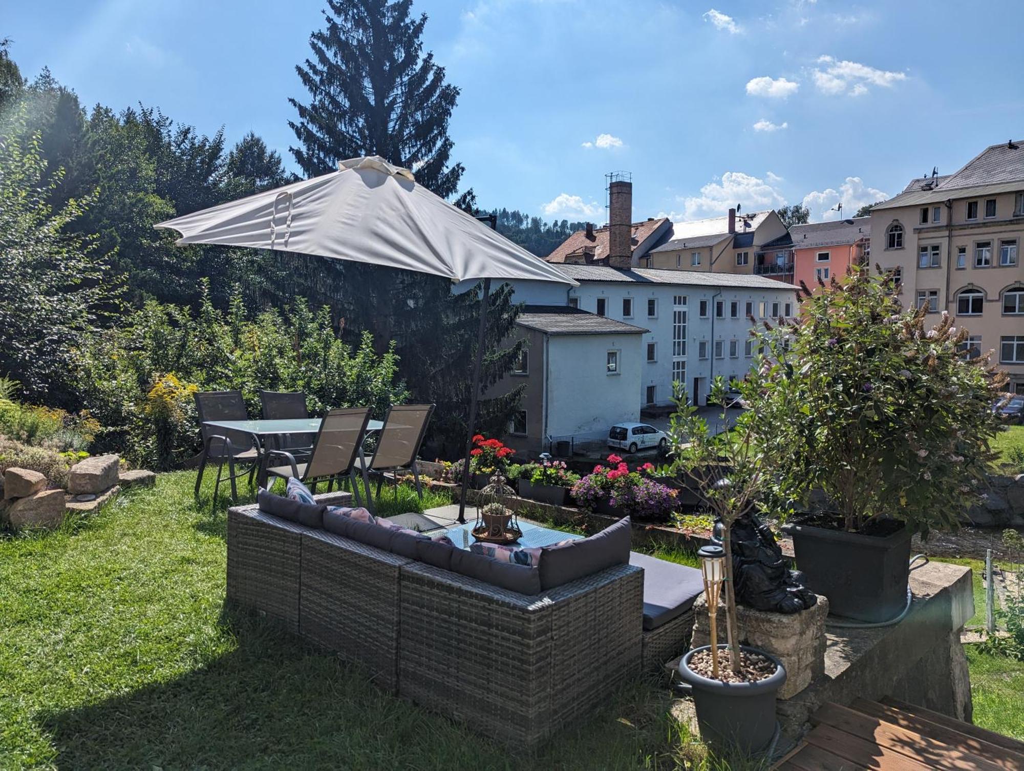 Famzi - Urlaubsmagie - Familienwohnung Mit Gemeinschaftsgarten, -Sauna & -Pool Sebnitz Zewnętrze zdjęcie