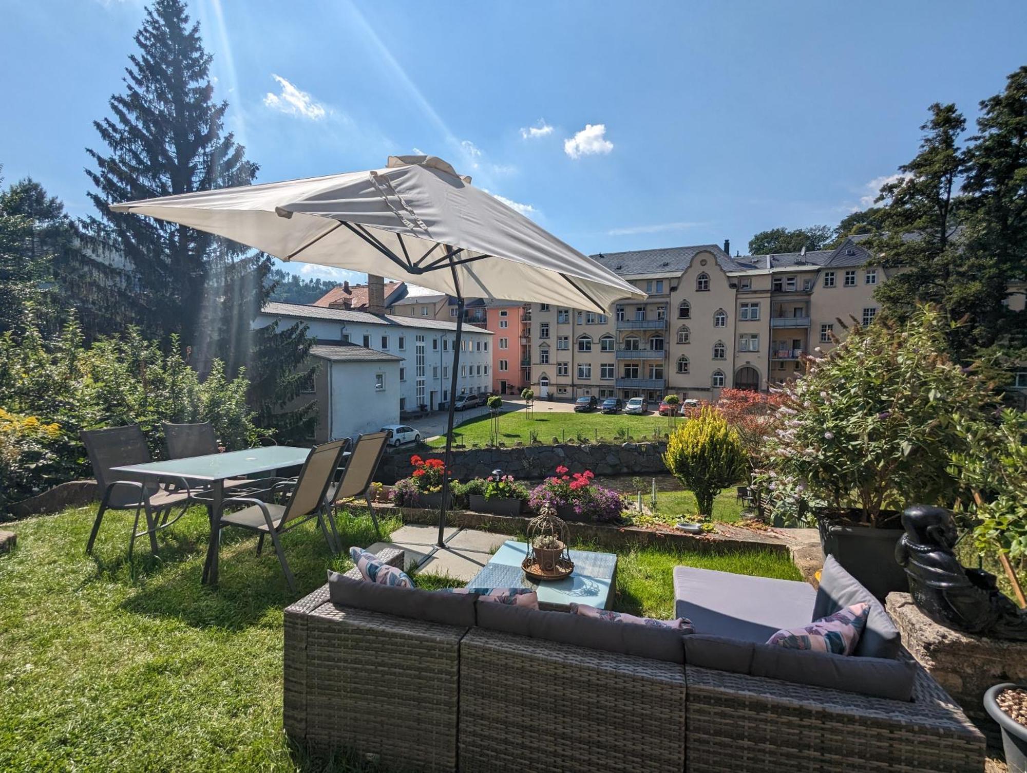 Famzi - Urlaubsmagie - Familienwohnung Mit Gemeinschaftsgarten, -Sauna & -Pool Sebnitz Zewnętrze zdjęcie