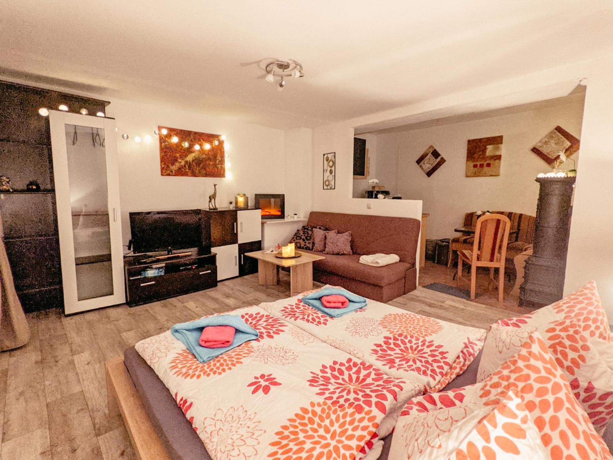 Famzi - Urlaubsmagie - Familienwohnung Mit Gemeinschaftsgarten, -Sauna & -Pool Sebnitz Zewnętrze zdjęcie