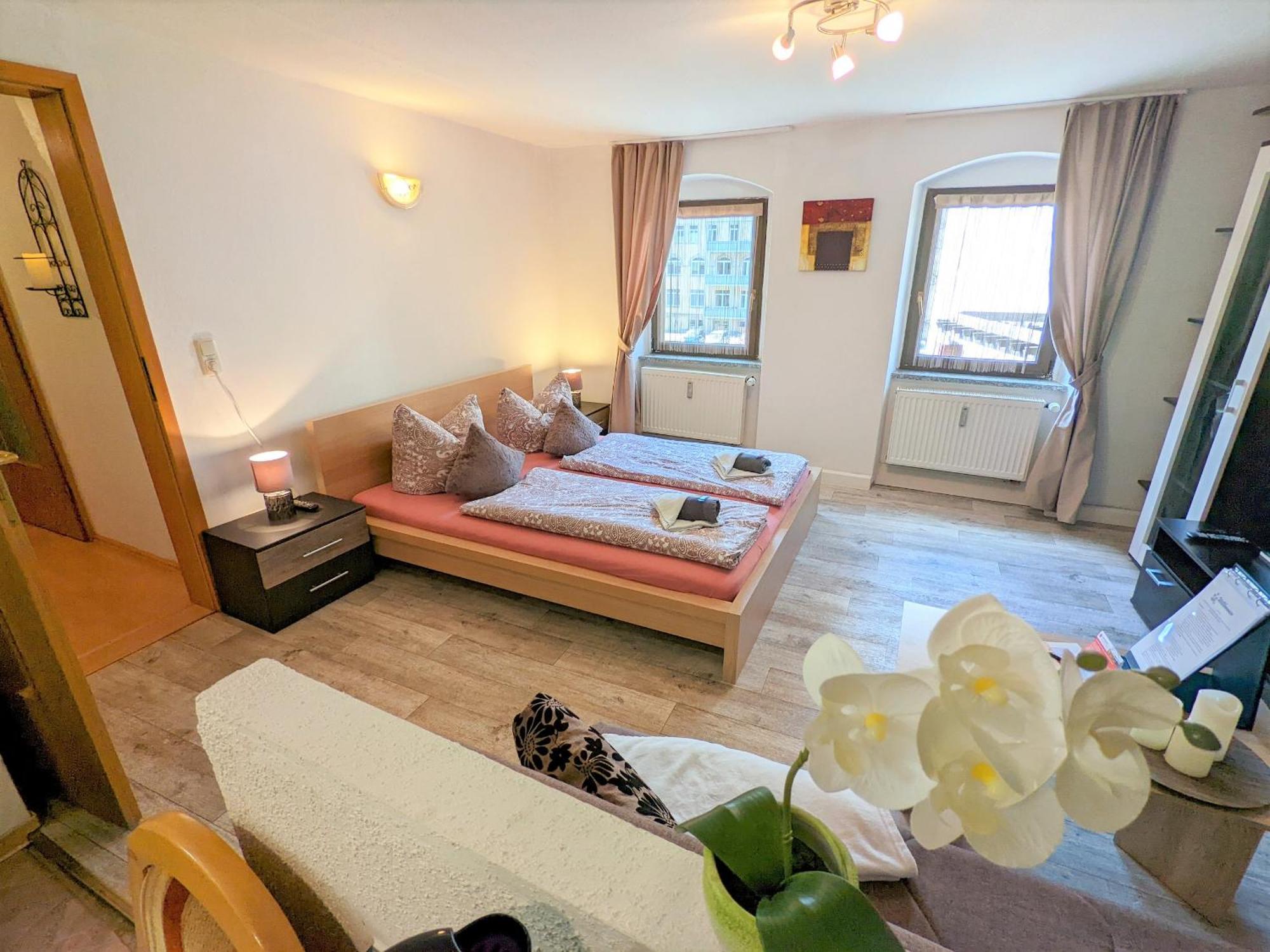 Famzi - Urlaubsmagie - Familienwohnung Mit Gemeinschaftsgarten, -Sauna & -Pool Sebnitz Zewnętrze zdjęcie
