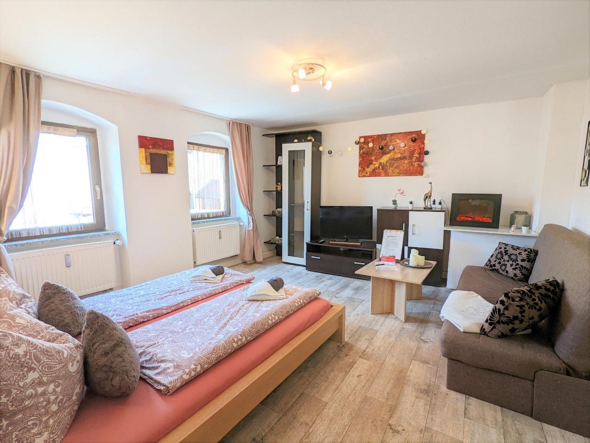 Famzi - Urlaubsmagie - Familienwohnung Mit Gemeinschaftsgarten, -Sauna & -Pool Sebnitz Zewnętrze zdjęcie