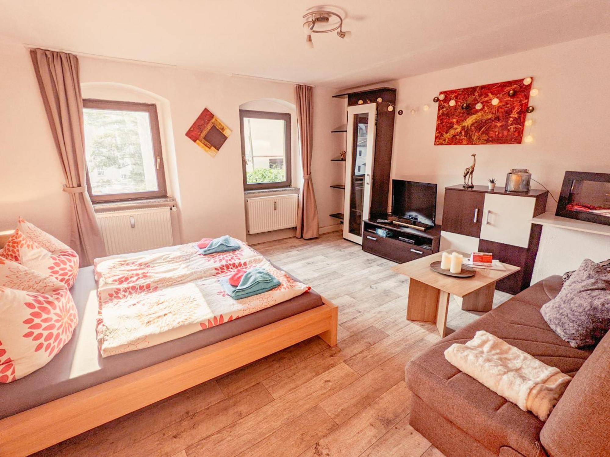 Famzi - Urlaubsmagie - Familienwohnung Mit Gemeinschaftsgarten, -Sauna & -Pool Sebnitz Zewnętrze zdjęcie